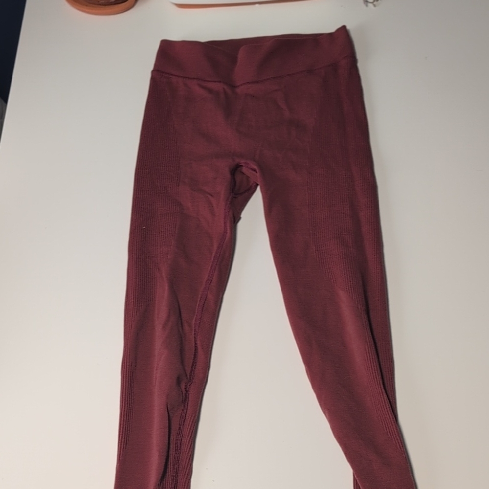 Lululemon Athletica Maroon Knitted - Size Medium